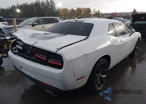 2020 Dodge Challenger Sxt z USA, uszkodzony, nr VIN 2C3CDZAG6LH231524